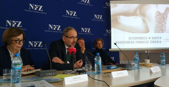 Kolorowa fotografia. Adam Niedzielski, prezes Narodowego Funduszu Zdrowia podczas konferencji prasowej "NFZ dla zdrowia"