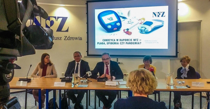 Kolorowa fotografia. Konferencja prasowa: Cukrzyca w nowym raporcie NFZ.